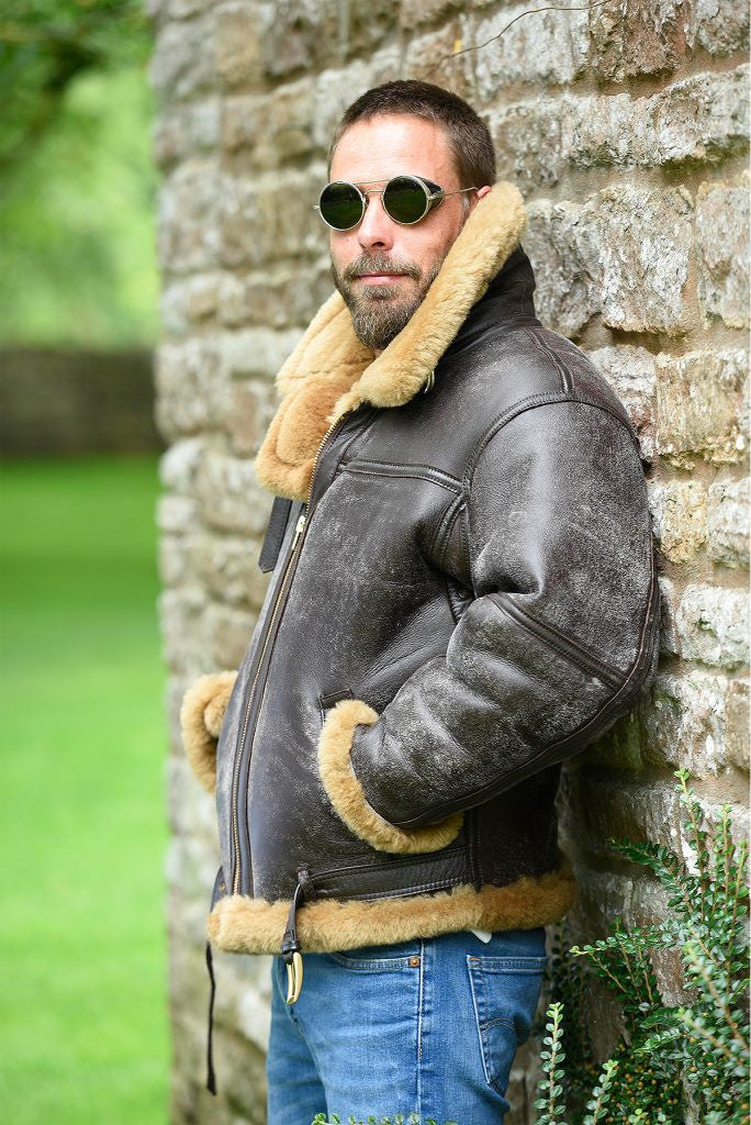 Men's Sheepskin Jacket with Luxurious Faux Fur Collar and Warming Inner Lining