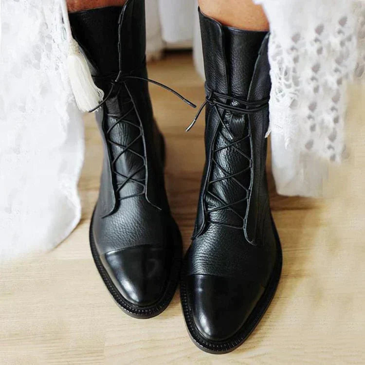 Vintage Style Boots with Heel
