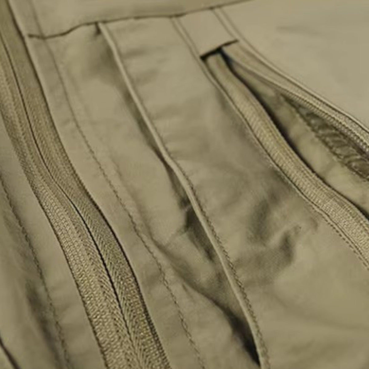 Men’s Lightweight Outdoor Utility Vest with Zip Pockets