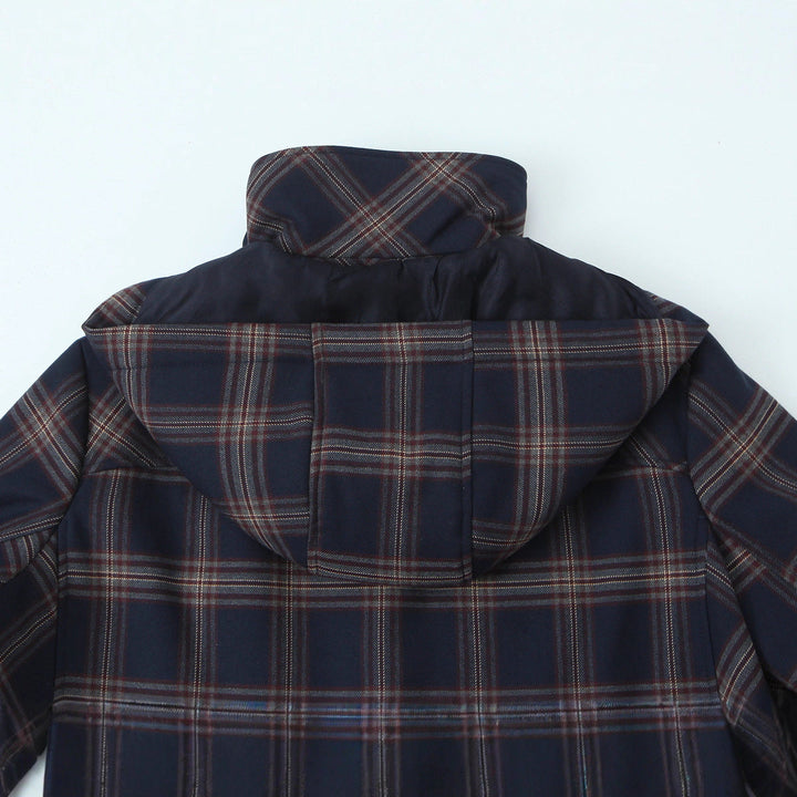 Women's Short Jacket in Boxy Cut with Large Shirt Collar and Plaid Pattern