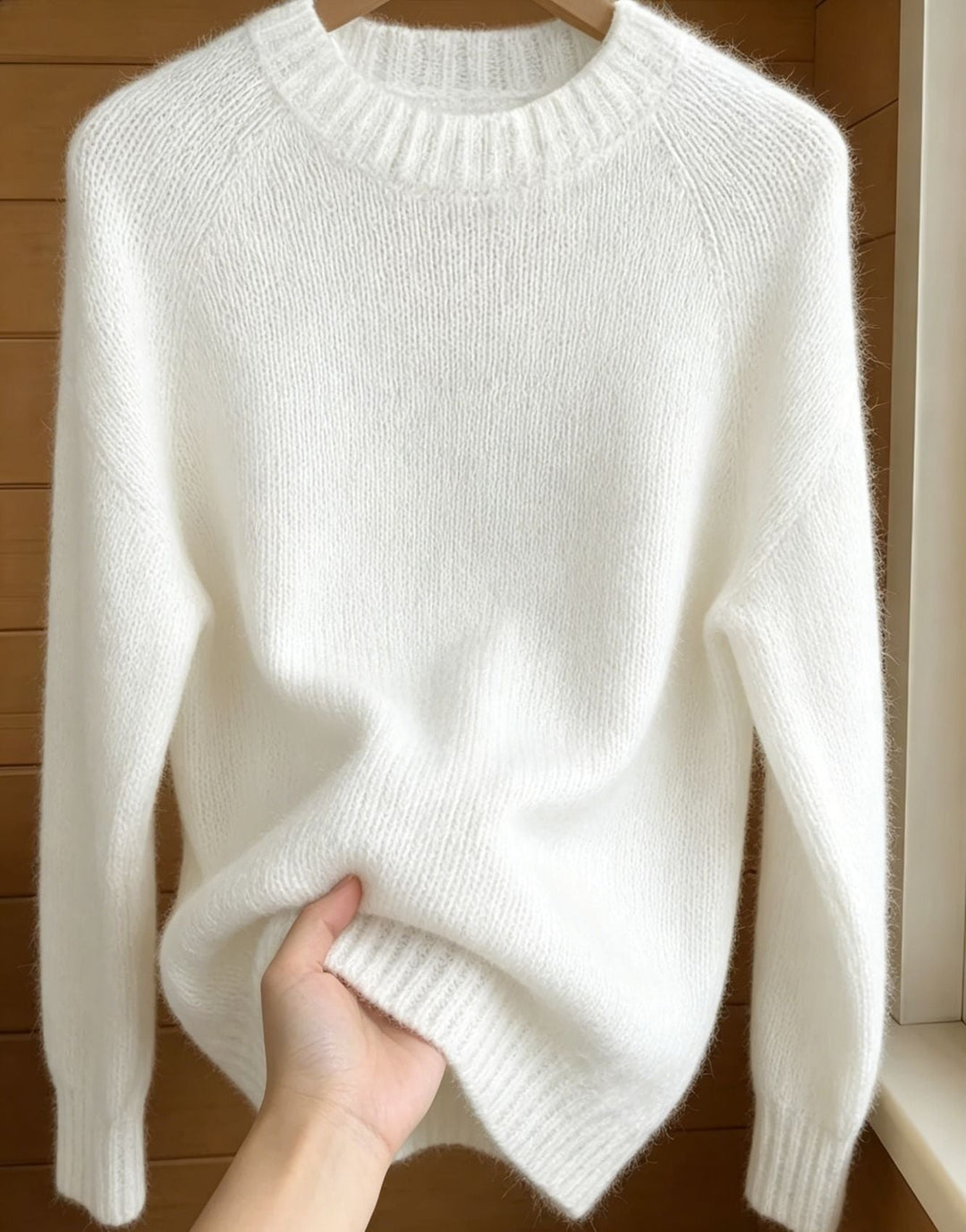 Women's Oversized Mohair-Mix Crew Neck Sweater with Raglan Sleeves and Ribbed Hem
