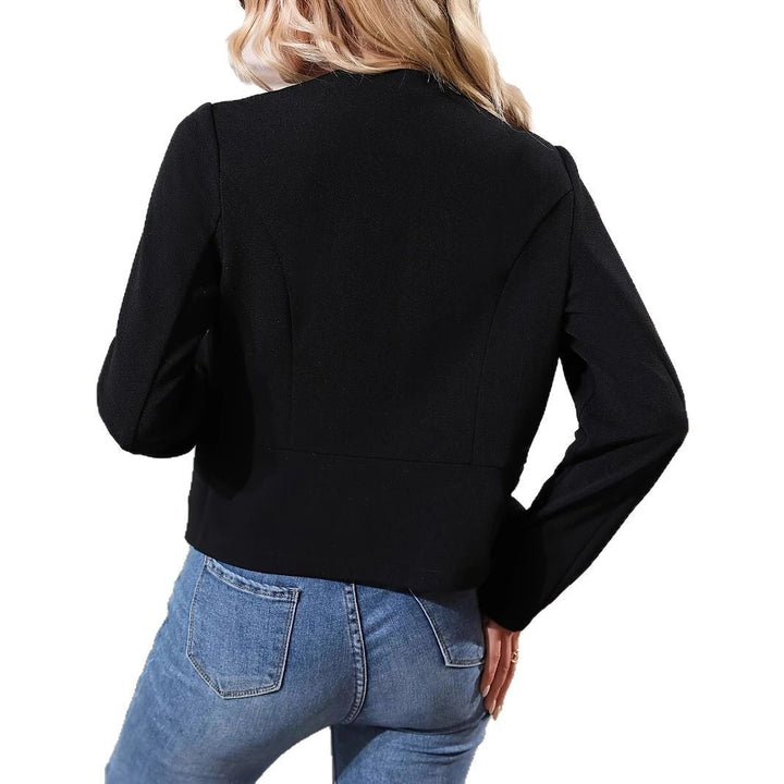 Women's Fine Short Jacket with Textured Design and Elegant Details