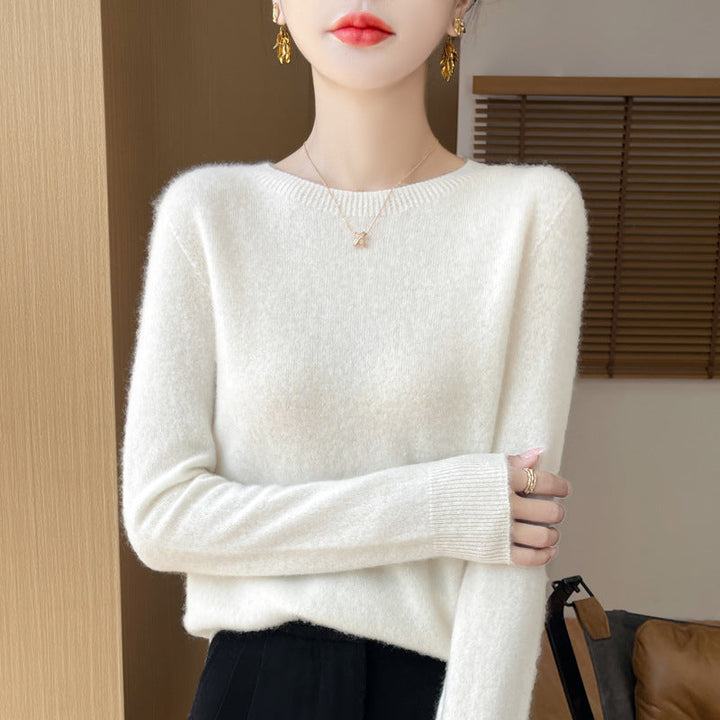 Women's Soft Mohair-Effect Round Neck Sweater with Fine Ribbed Hem and Light Oversize Fit