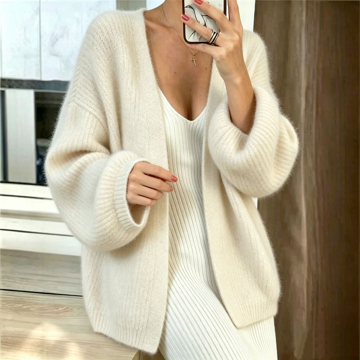 Women Oversize Cardigan made of Coarse Ribbed Knit with Balloon Sleeves