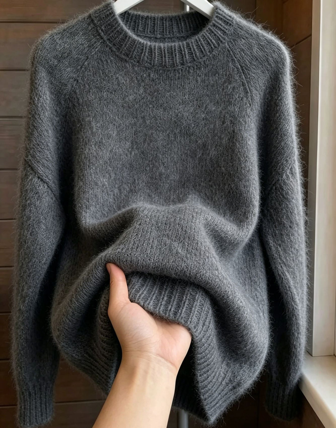 Women's Oversized Mohair-Mix Crew Neck Sweater with Raglan Sleeves and Ribbed Hem