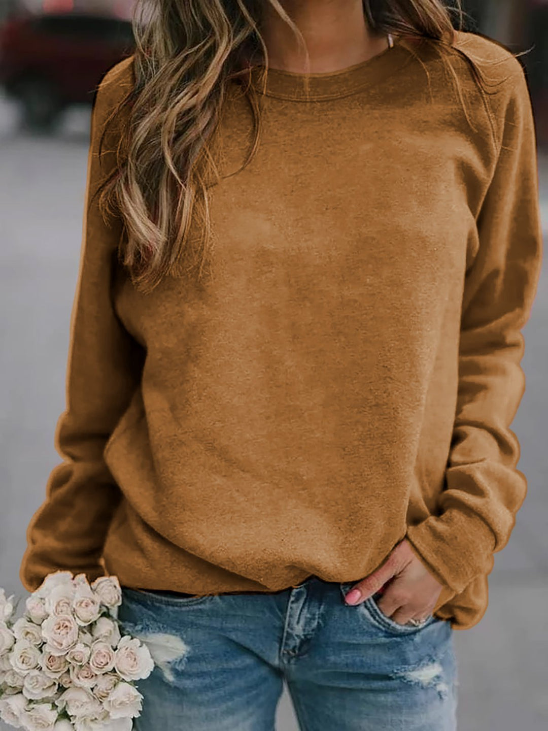 Women's Casual Oversized Sweatshirt with Crew Neck and Raglan Sleeves