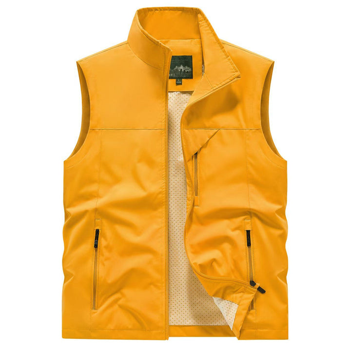 Men's Breathable Softshell Outdoor Vest with Mesh Inner Lining and Zipper Pockets