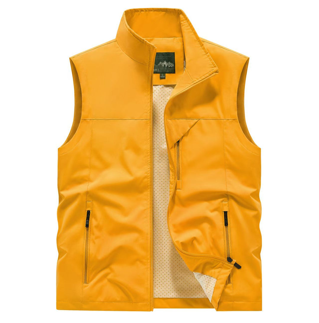 Men's Breathable Softshell Outdoor Vest with Mesh Inner Lining and Zipper Pockets