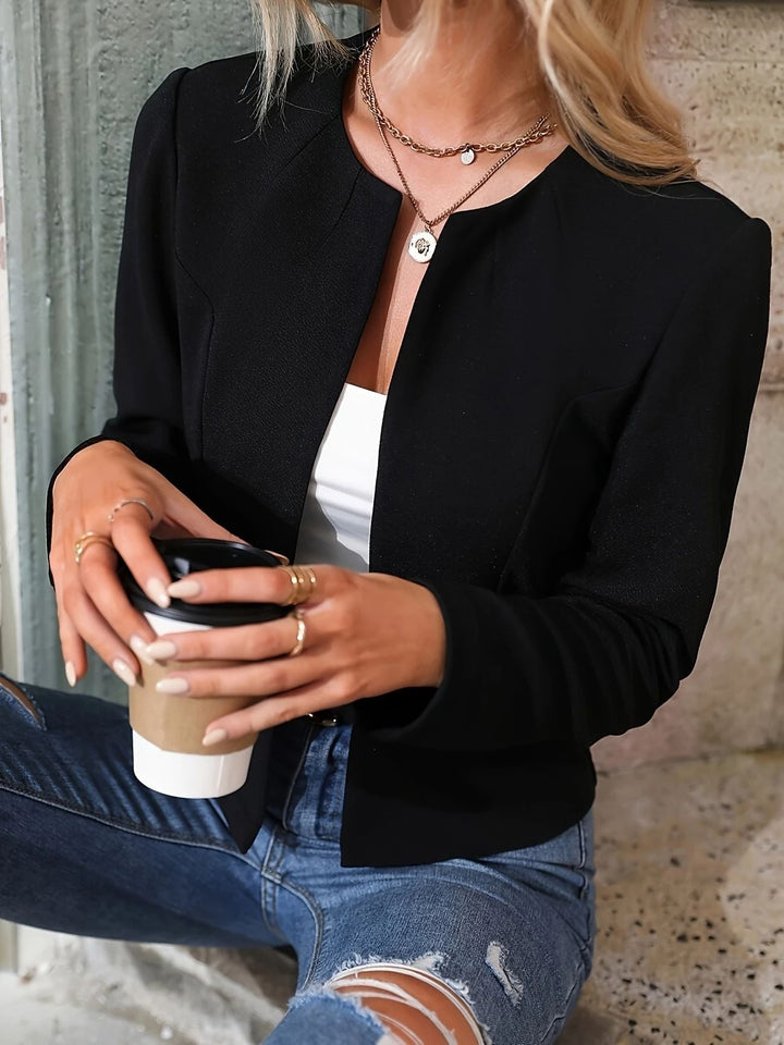 Women's Fine Short Jacket with Textured Design and Elegant Details