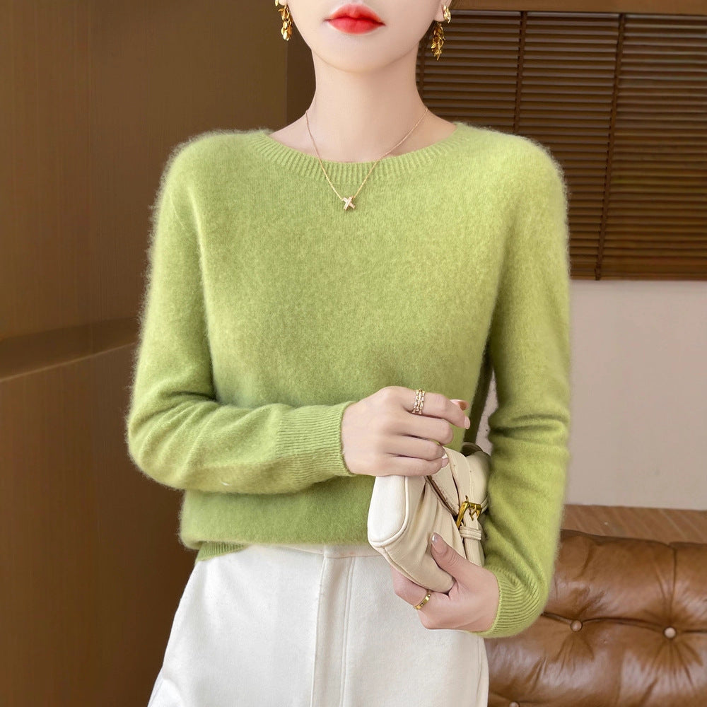 Women's Soft Mohair-Effect Round Neck Sweater with Fine Ribbed Hem and Light Oversize Fit