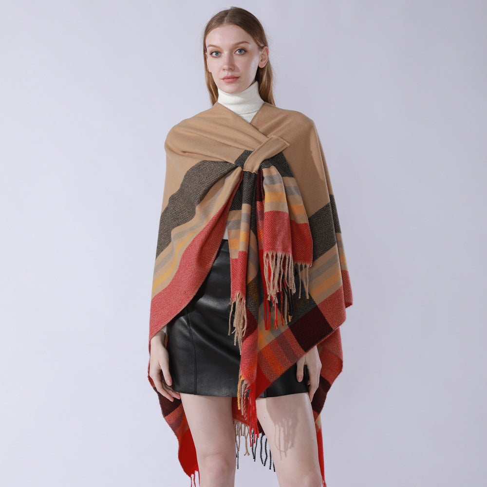 Women's Cape Wrap made of Wool Blend with Tie Belt and Check Pattern