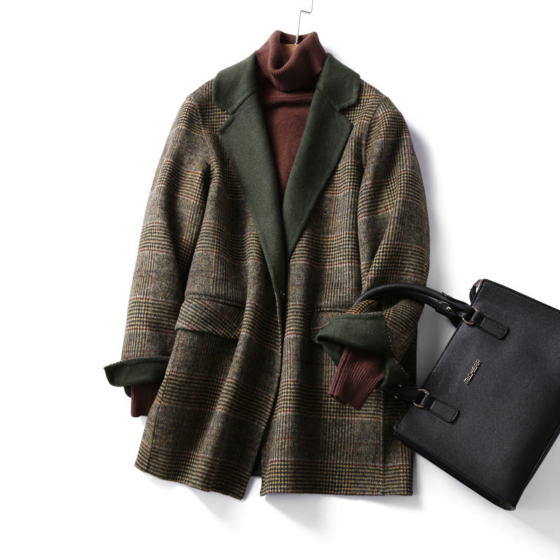 Women's Wool Winter Jacket with Check Pattern and Lapel Collar