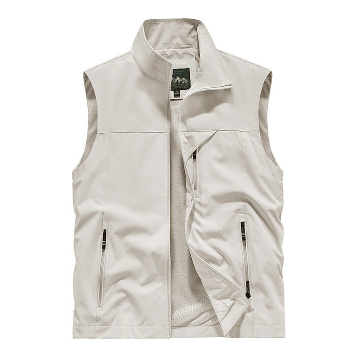 Men's Breathable Softshell Outdoor Vest with Mesh Inner Lining and Zipper Pockets
