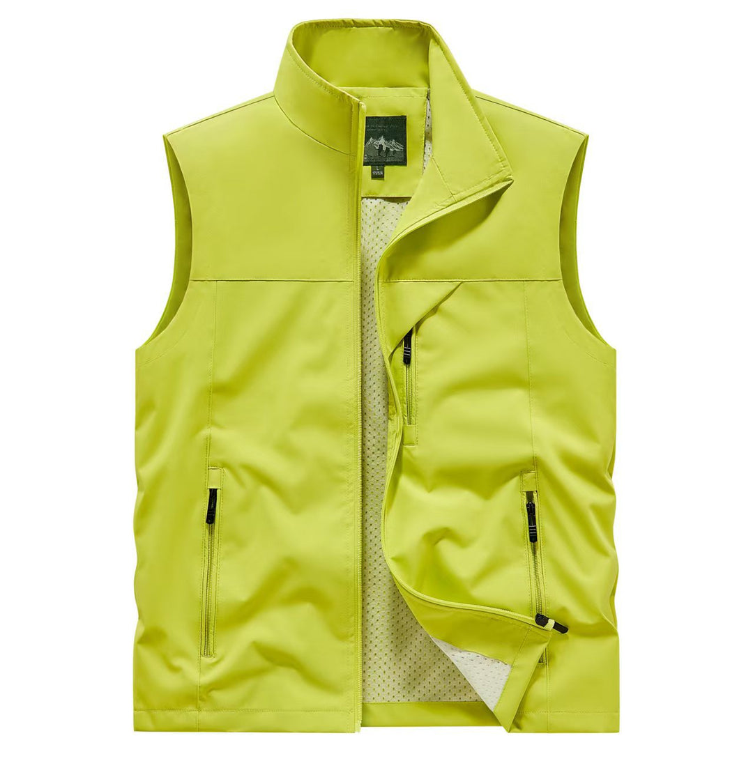 Men's Breathable Softshell Outdoor Vest with Mesh Inner Lining and Zipper Pockets
