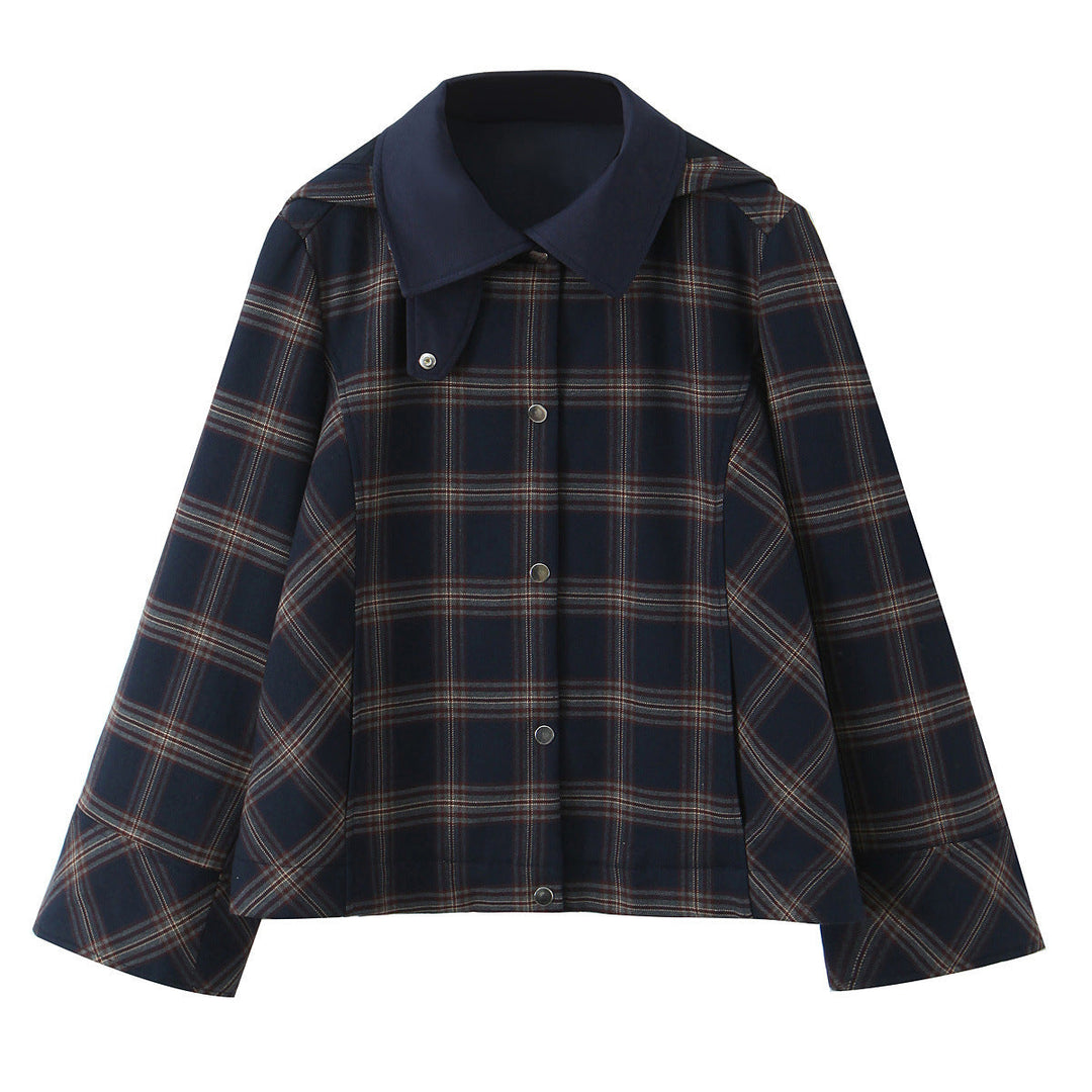 Women's Short Jacket in Boxy Cut with Large Shirt Collar and Plaid Pattern