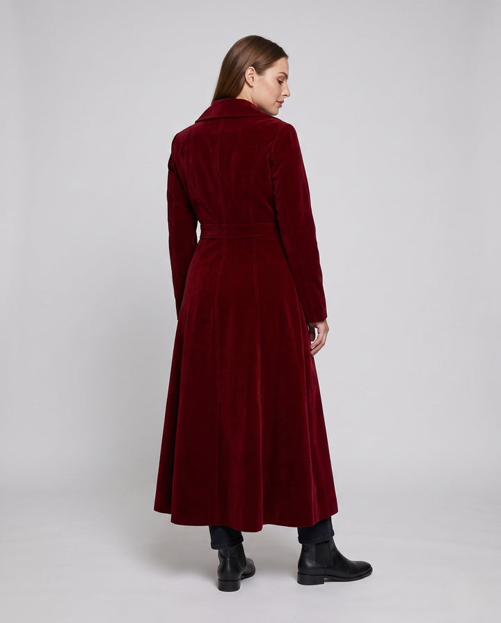 Women's Elegant Tailcoat with Wide Lapels and Tailored Fit