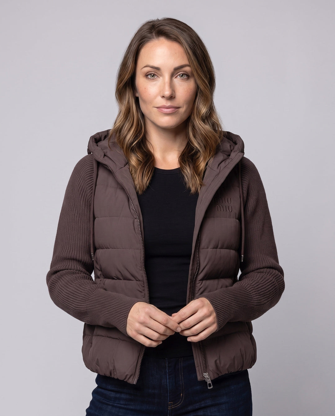 Women's Short-cut Quilted Hybrid Jacket with Knit Sleeves and Hood