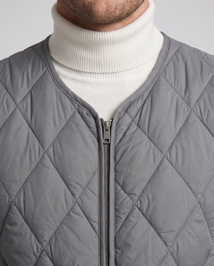Men's Lightweight Quilted Vest with Diamond Quilting and Zipper