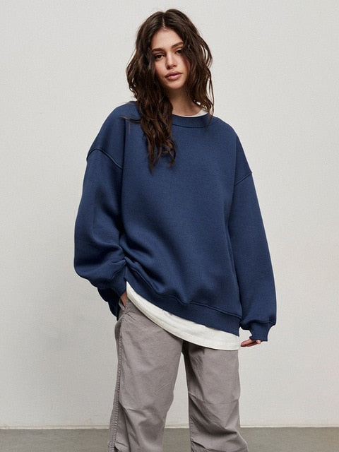 Women's Oversized Sweatshirt in Solid Color Design
