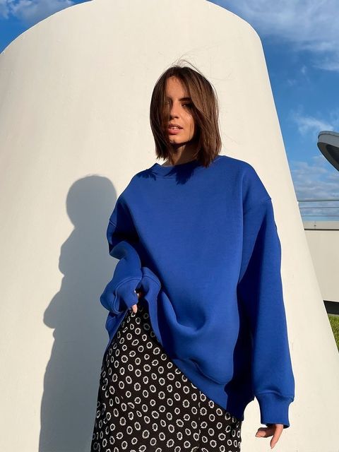 Women's Oversized Sweatshirt in Solid Color Design